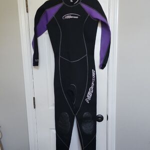 Women's NeoSport 3/2 MM Black Full Wetsuit Size 6 EUC​